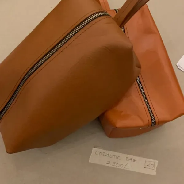 Cometic Pouch