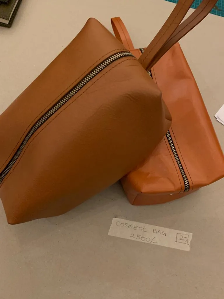 Cometic Pouch
